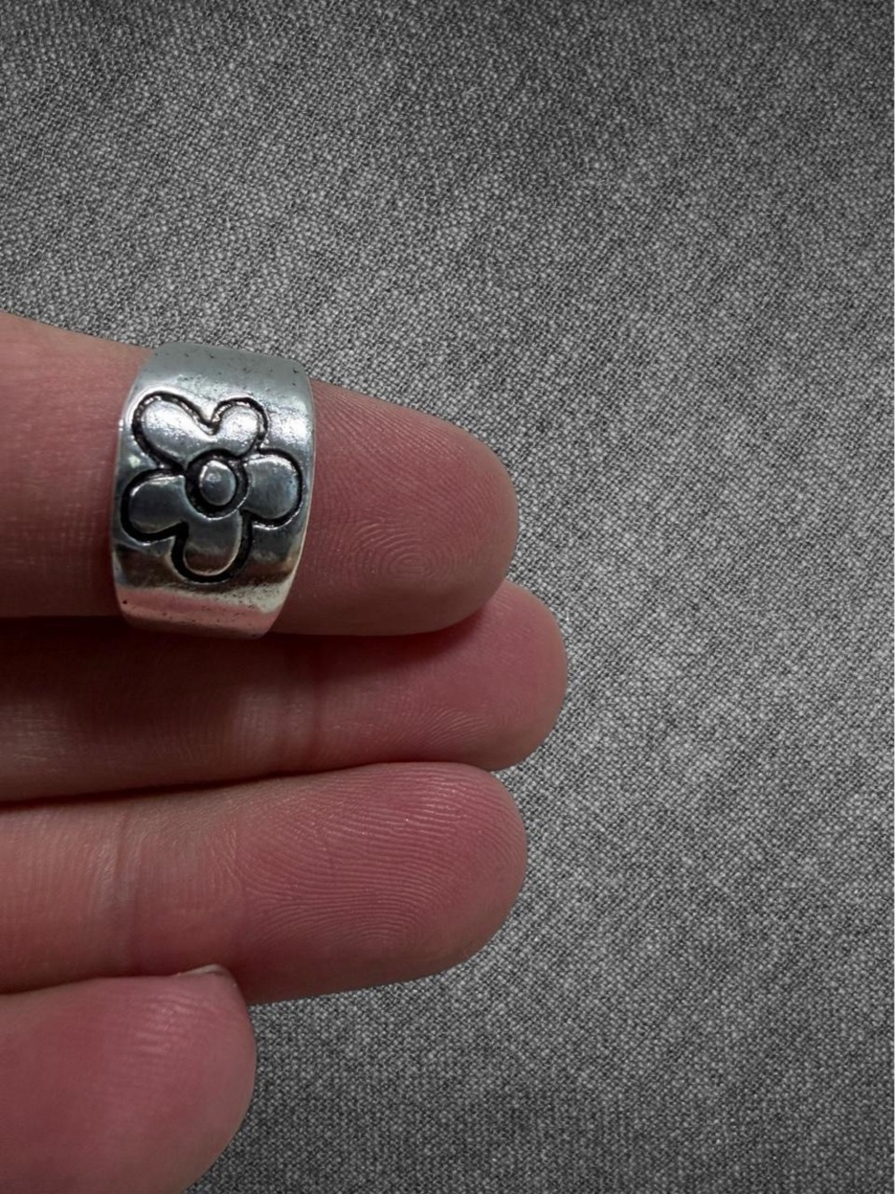 Vintage Style Daisy Flower Adjustable Silver Tone Ring - Picture 4 of 7